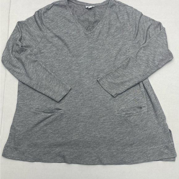Gray Long Sleeve V-Neck Top - Picture 1 of 10